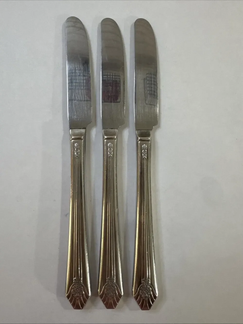 3 Grille Knives - Imperial - International Silverplate Wm Rogers Silverware 8.5”